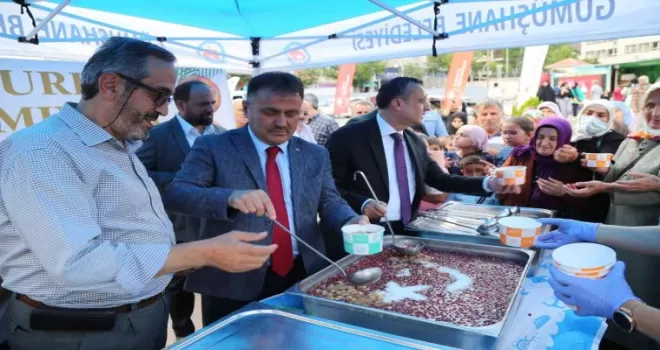 Gümüşhane’de 2 bin kişilik Aşure dağıtıldı
