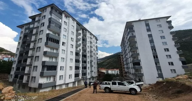Gümüşhane’de 8.kattan düşen çocuk kurtarılamadı
