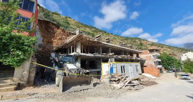 Gümüşhane’de inşaat alanında göçük meydana geldi
