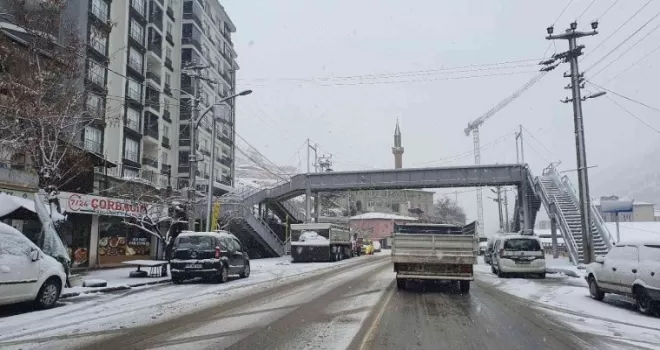Gümüşhane’de kar yağışı etkili oluyor
