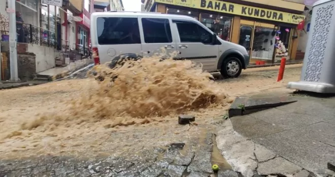 Gümüşhane’de kuvvetli sağanak etkili oldu
