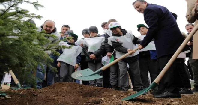 Gümüşhane’de Milli Ağaçlandırma Gününde binlerce fidan toprakla buluştu

