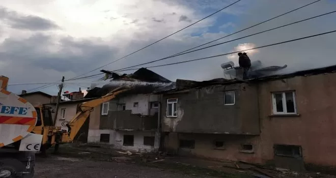 Gümüşhane’de yıldırım düşmesi sonucu yangın çıktı
