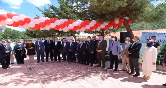 Gümüşhane Halk Eğitimi Merkezinden yılsonu sergisi
