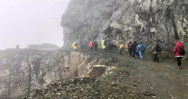 Gümüşhaneli dağcılar dünyanın en tehlikeli yolunda yürüdü
