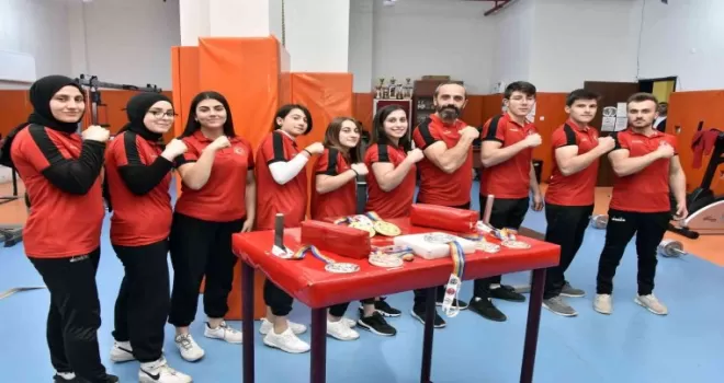 Gümüşhaneli sporcular dünyanın bileğini büküyor
