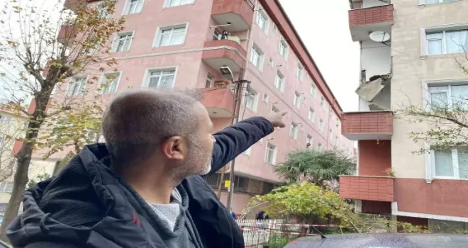 Güngören’de bir binanın 3’üncü katında bulunan balkon çöktü
