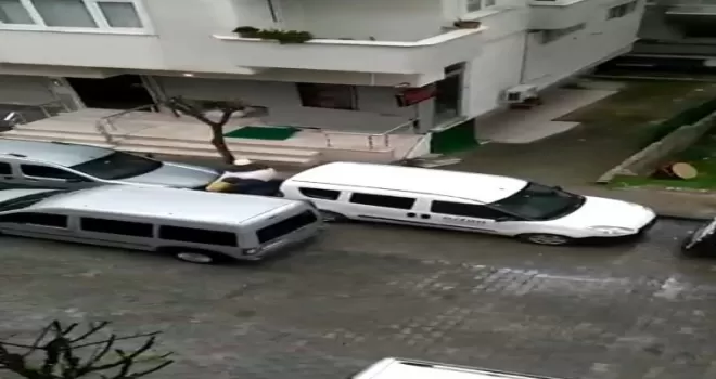 Güngören’de güpegündüz iş yeri hırsızlığı kamerada
