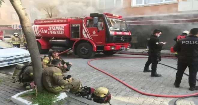 Güngören’de medikal deposunda korkutan yangın
