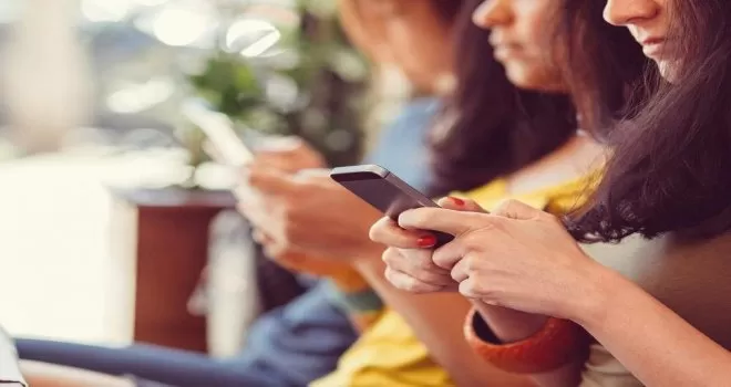 Günlük ortalama 4 saatimiz mobil internet kullanarak geçiyor
