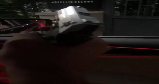 Güzellik merkezini kurşunladı, o anları kameraya aldı

