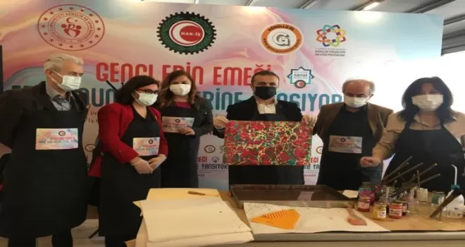 HAK-İŞ ebru sanatını gençlerle buluşturuyor
