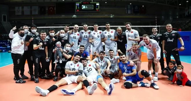 Halkbank tur için sahaya çıkıyor
