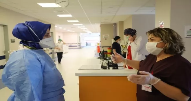Hastanedeki personele psikiyatri kliniğinden destek

