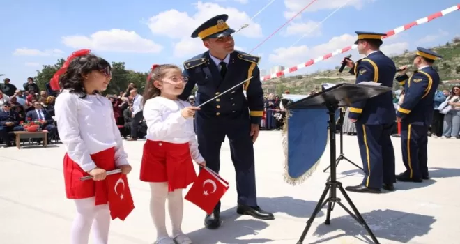 Hava Kuvvetleri Bandosu’ndan öğrencilere moral konseri