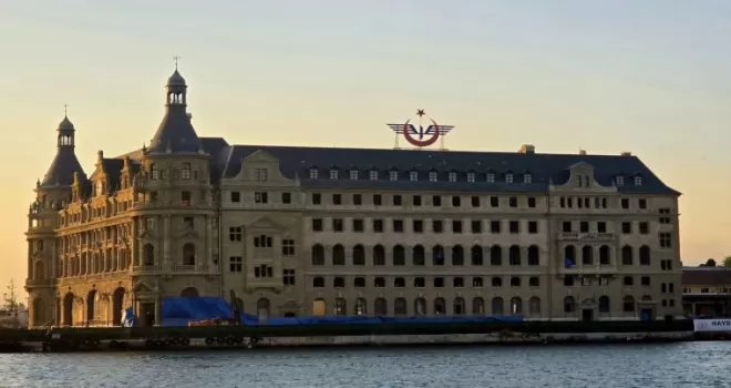Haydarpaşa Garı’nda restorasyonda iskeleler kaldırıldı