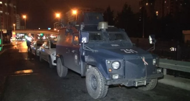 HDP Esenyurt ilçe binasına gece yarısı operasyonu
