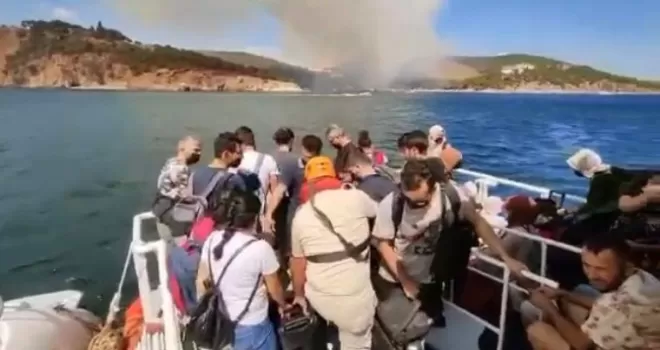 Heybeliada’da yangın sonrası tahliyeler başladı
