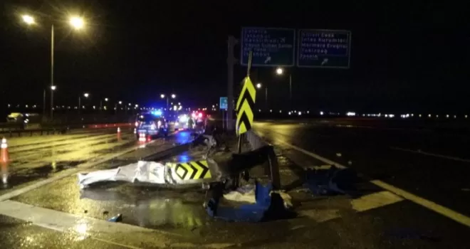 Hurdaya dönen araçtan burnu bile kanamadan çıktı
