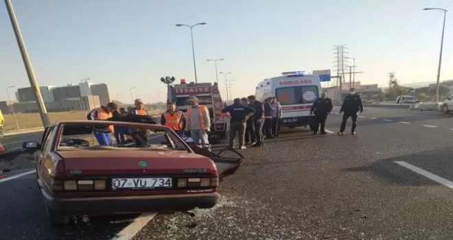 Hurdaya dönen araçtan sağ çıktı

