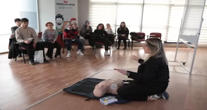 İBB Gençlik Ofisleri’nde üçüncü dönem başladı