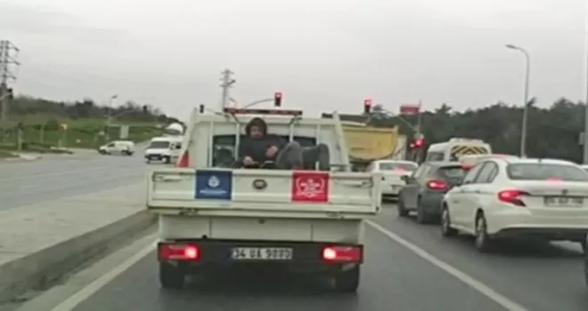 İBB hizmet aracında şok görüntü
