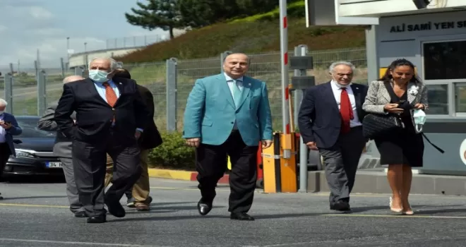 İbrahim Özdemir listesini divan kuruluna teslim etti
