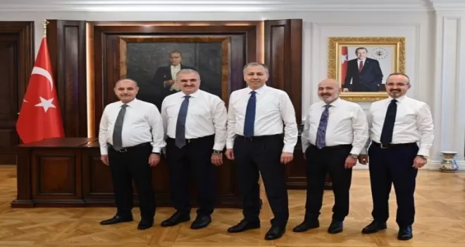 İçişleri Bakanı Yerlikaya, yeni yardımcılarını tebrik etti
