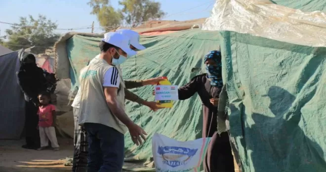 İDDEF’ten Yemen’de kumanya dağıtımı
