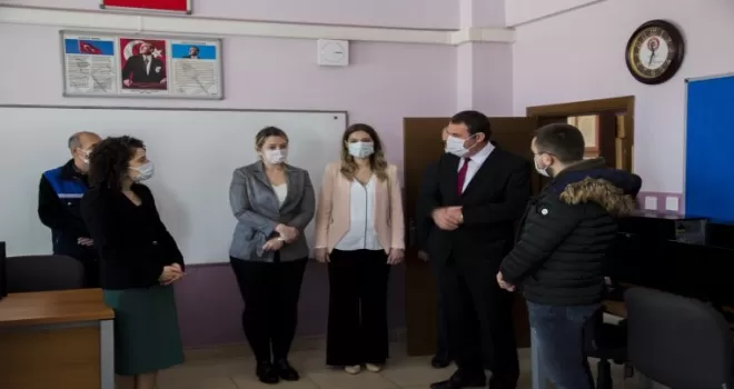 İGÜ köy okullarına teknoloji sınıfı kurdu
