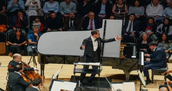 İki asırlık orkestradan görkemli başlangıç