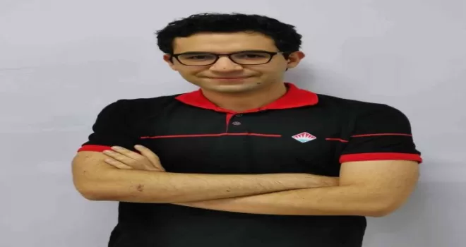 İki sınıf arkadaşı MIT yolcusu
