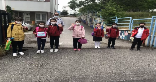 İlkokul ve ana sınıflarında yüz yüze eğitim başladı
