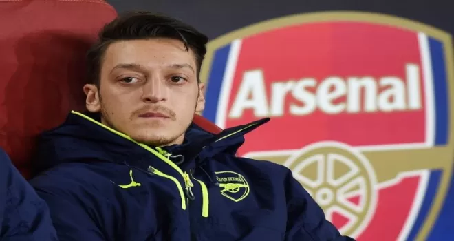 İngiltere’de gündem Mesut Özil: "Rekor ücretle geldi, bedavaya gidiyor!"
