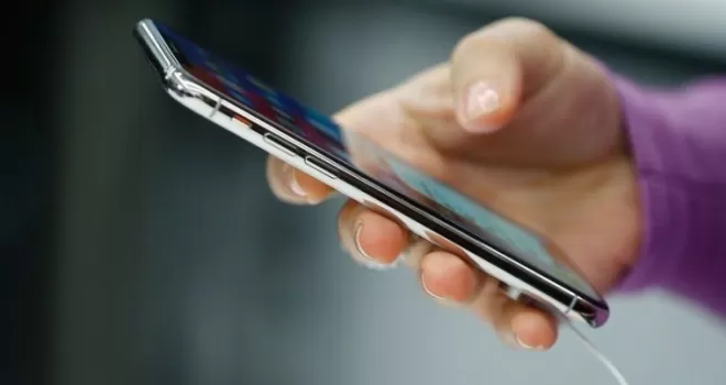 İnternetten telefon siparişi verdi! Bakın ne geldi