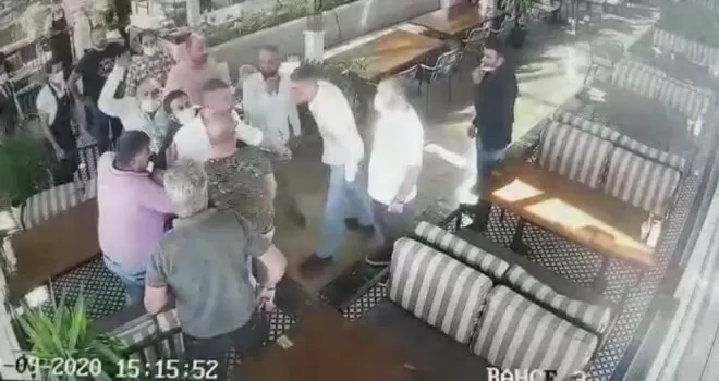 İş adamları restoranı birbirine kattı
