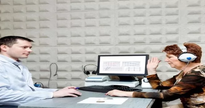 İşitme kaybı rahatsızlıkları Alzheimer hastalığını tetikleyebilir
