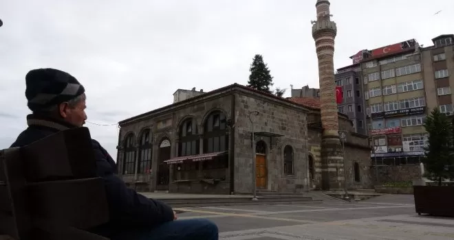 İskenderpaşa’da sessiz cuma
