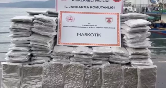 İstanbul açıklarında narko operasyon... Kilolarca skunk ele geçirildi