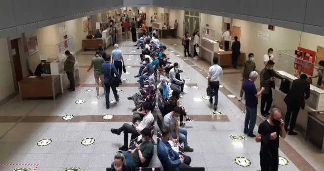 İstanbul Adalet Sarayı’nda yoğunluk
