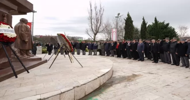 İstanbul Beylikdüzü’nde Denktaş ve Küçük anıldı