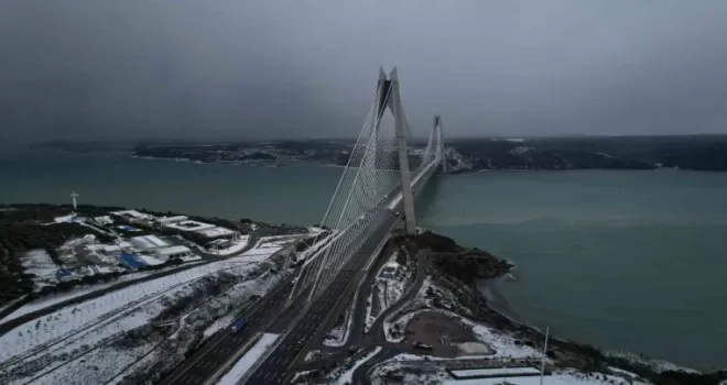 İstanbul Boğazı’nda kar manzarası
