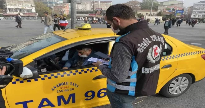 İstanbul’da 30 yıllık taksici meslektaşlarına isyan etti
