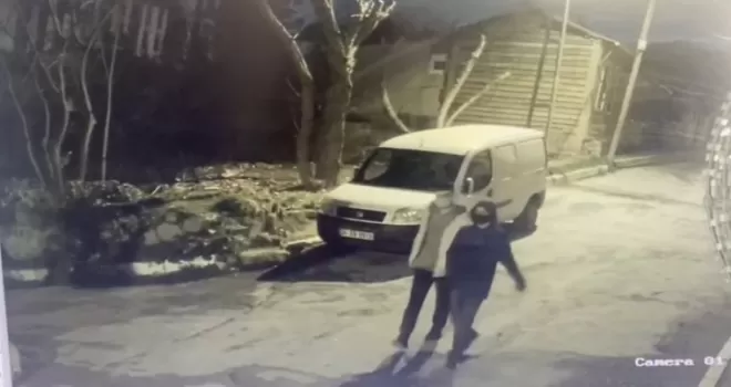 İstanbul’da 9 ev soyan hırsızlar kamerada
