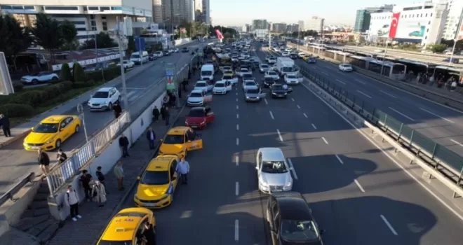 İstanbul’da Ata’ya saygı duruşu
