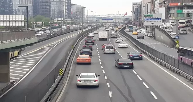 İstanbul’da cadde ve sokaklarda hareketlilik
