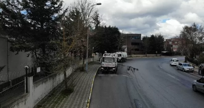 İstanbul’da cadde ve sokakların dezenfekte çalışması havadan görüntülendi
