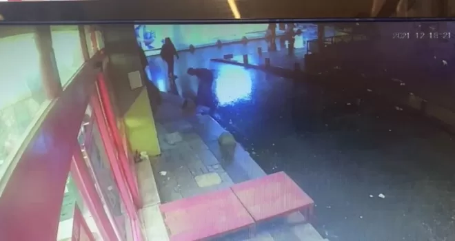 İstanbul’da düğünde dehşet anları, gelin düğünü bırakıp kavgaya koştu
