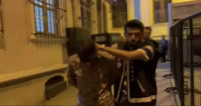 İstanbul’da film gibi dolandırıcılık kamerada
