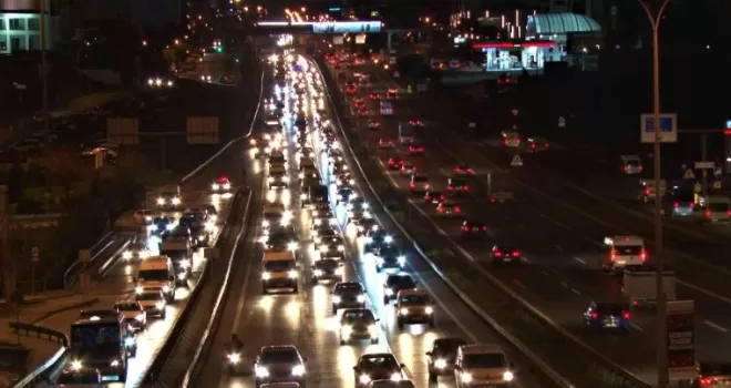 İstanbul’da haftanın ilk iş gününde trafik yoğunluğu
